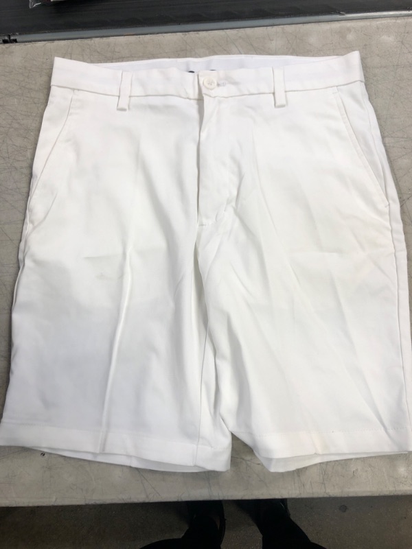 Photo 2 of Amazon Essentials Men's Classic-Fit Stretch Golf Short Polyester Blend White 
SZIE-32