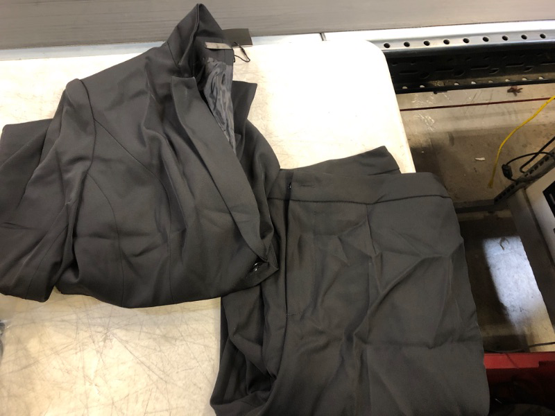 Photo 2 of YUNCLOS Women's 2 Piece Office Lady Business Suit Set Slim Fit Blazer Pant Suit Set-black2 X-Large
SIZE-XL