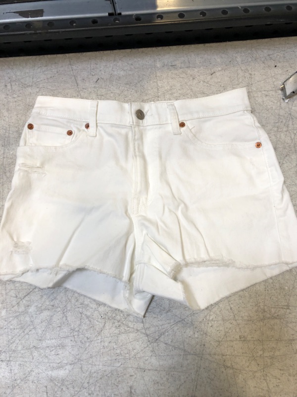 Photo 1 of 28 -----  Levis high rise shorts - White 