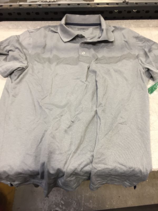 Photo 2 of Amazon Essentials Men's Slim-Fit Quick-Dry Golf Polo Shirt- SIZE M 