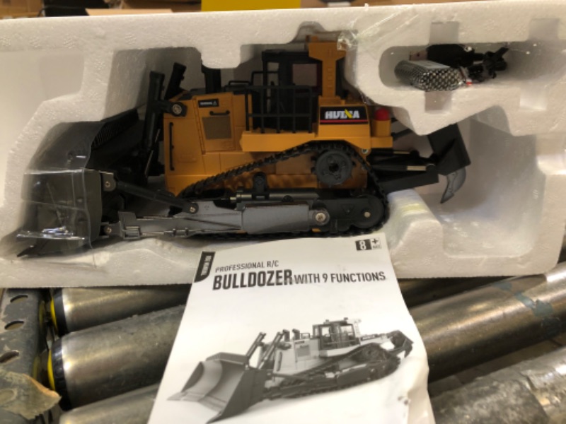 Photo 1 of Huina RC Excavator for adults1580 Hobby Remote Control V4 Full Metal RC Excavator Adult huina 580 Construction Vehicle Professional Remote Control Tractor (Default)
