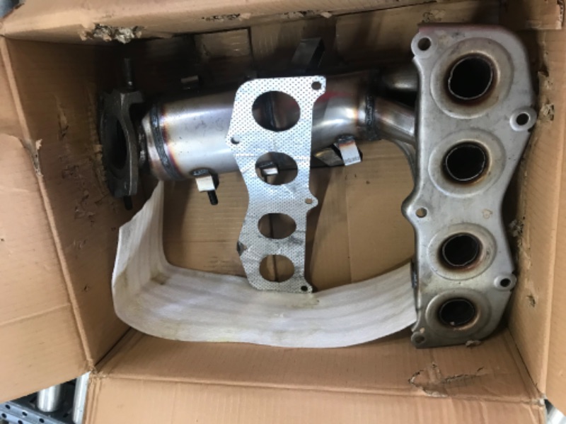 Photo 1 of FOMIUZY High Flow Front Catalytic Converter Kit Direct-Fit Toyota Camry Solara 2002 2003 2004 2005 2006 2.4L Replaces 25051-0H040 25051-0H010 674-811
