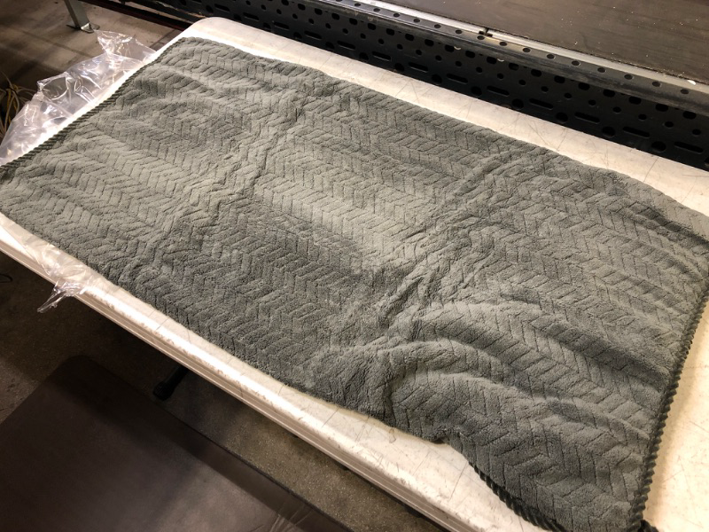 Photo 2 of 2 PCS THROW BLANKET, SOFT FUZZY - GRAY 