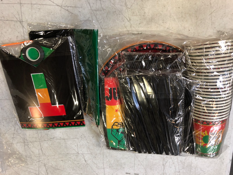 Photo 2 of durony 177 Pieces Juneteenth Decorations Party Supplies Tableware Set Including Happy Juneteenth Banner Plates Cups Napkins Knives Spoons Forks Tablecloth Serves 25, for Freedom Day Party Supplies 177 Juneteenth