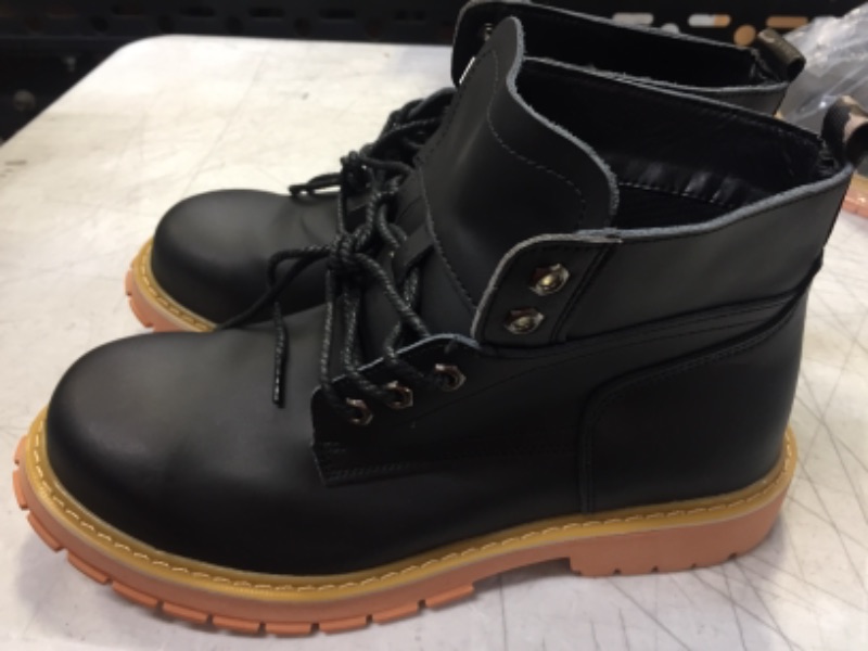 Photo 1 of Mens Hikiing boots 8.5 US