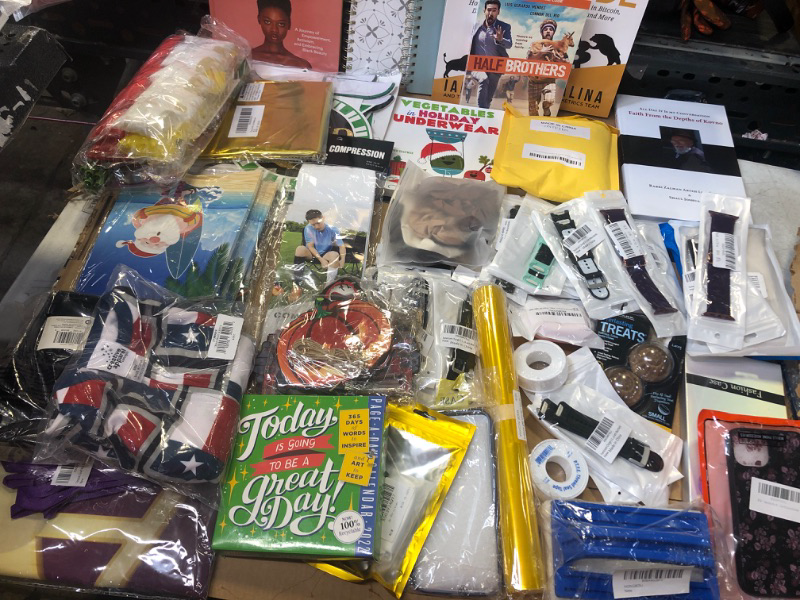 Photo 1 of  Small Items Pack  
