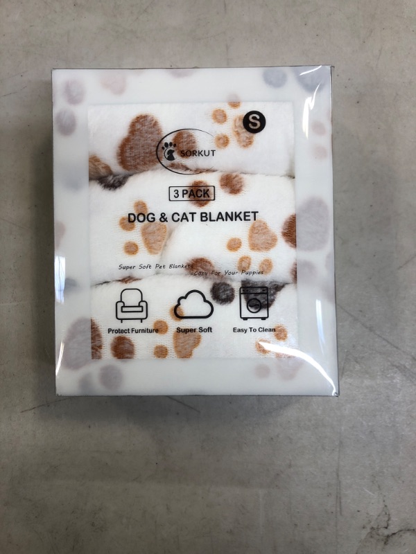 Photo 2 of 1 Pack 3 Puppy Dog Blankets Super Soft Warm Sleep Mat Fluffy Premium Fleece Pet Blanket Flannel Throw for Dog Puppy Cat - White Paw Print Small(23"x15")
