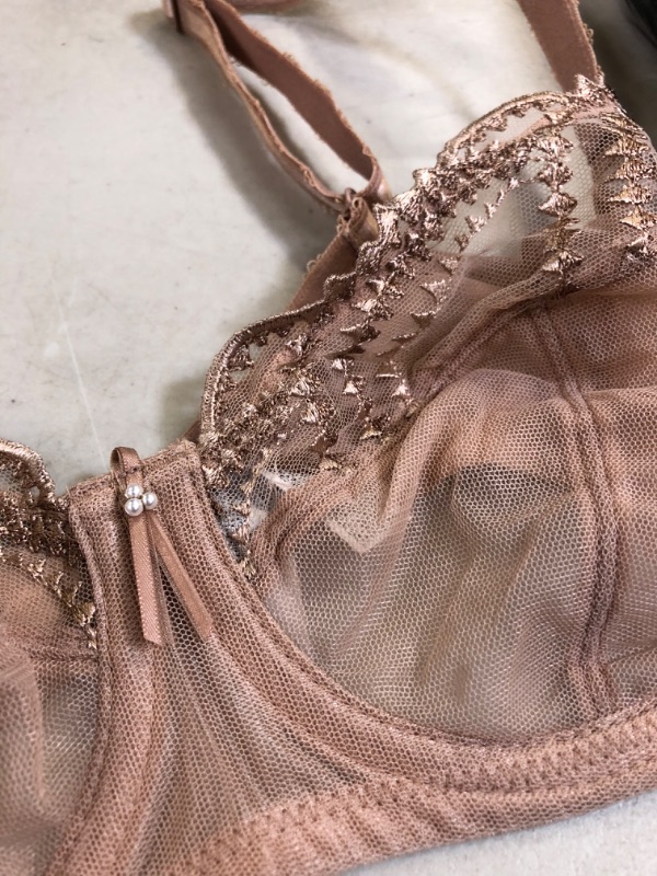 Photo 2 of 32d bra