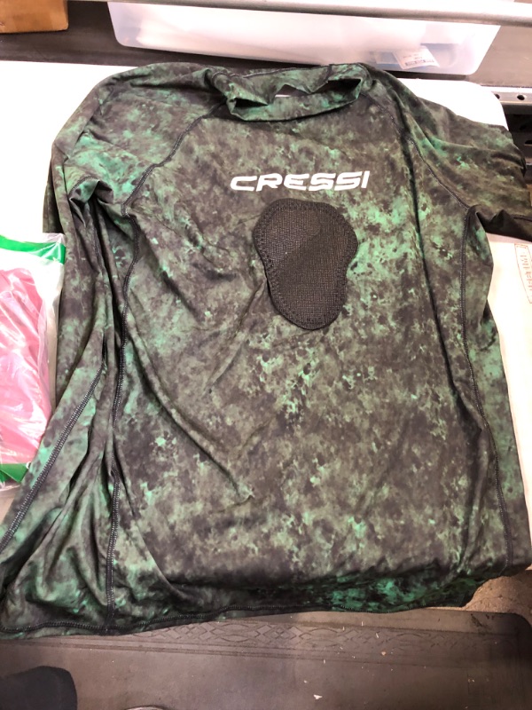 Photo 2 of Cressi Camouflage Rash Guard for Scuba Diving Videomakers and Spearfishing - Crew-Neck- get the Hunter equipment
2xl