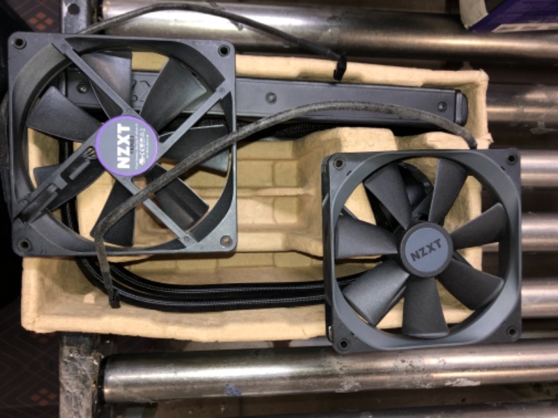 Photo 4 of NZXT Kraken Z63 280mm - RL-KRZ63-01 - AIO RGB CPU Liquid Cooler - Customizable LCD Display - Improved Pump - Powered by CAM V4 - RGB Connector - AER P 140mm Radiator Fans (2 Included) Matte Black Kraken Z Z63 280mm