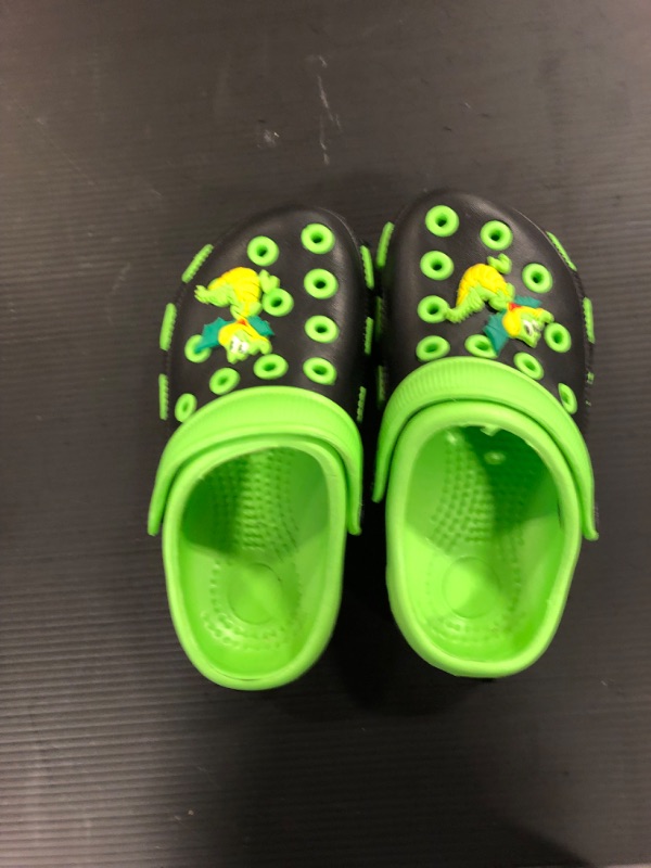 Photo 1 of DZTBX Summer New Children's Shoes Men's Wading Breathable Sandals Beach Non-Slip wear-Resistant Children's Hole Shoes Women's Shoes