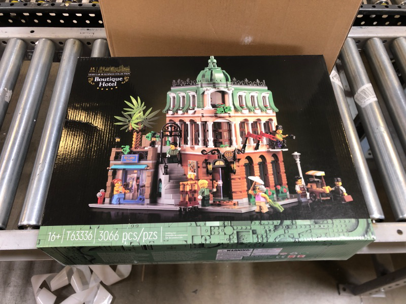 Photo 3 of Boutique Hotel Building Blocks Kit,3066 Pieces Model Hotel Friends Set 