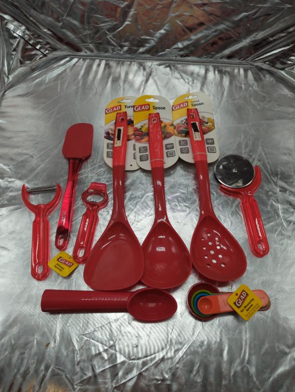 Photo 1 of Glad Kitchen Utensils - 8PCS - Red