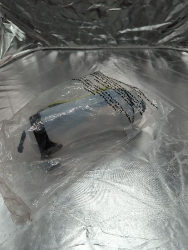 Photo 2 of Amphipod Hydraform Handheld 20oz. Running Water Bottle - BPA-Free
