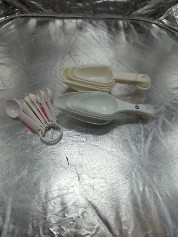 Photo 1 of Set of Measuring Cups and Measuring Spoons