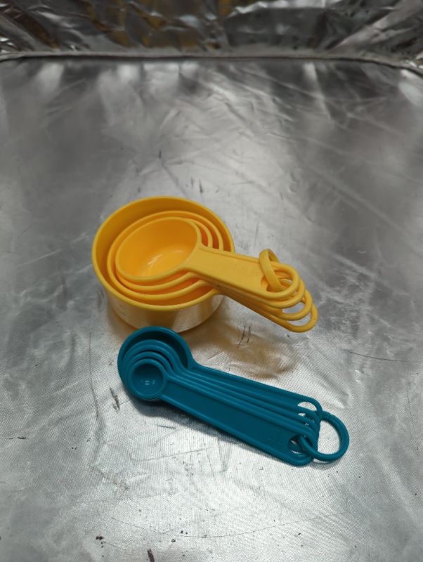 Photo 1 of Set of Measuring Cups and Measuring Spoons