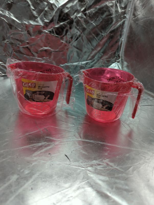 Photo 1 of GLAD - 2 Pack - Clear Red, 2.5C Measuring Cups