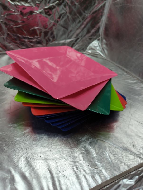 Photo 2 of 10x10 PLASTIC GLAD PLATES 10 COUNT - Blue/Pink/Red/Green