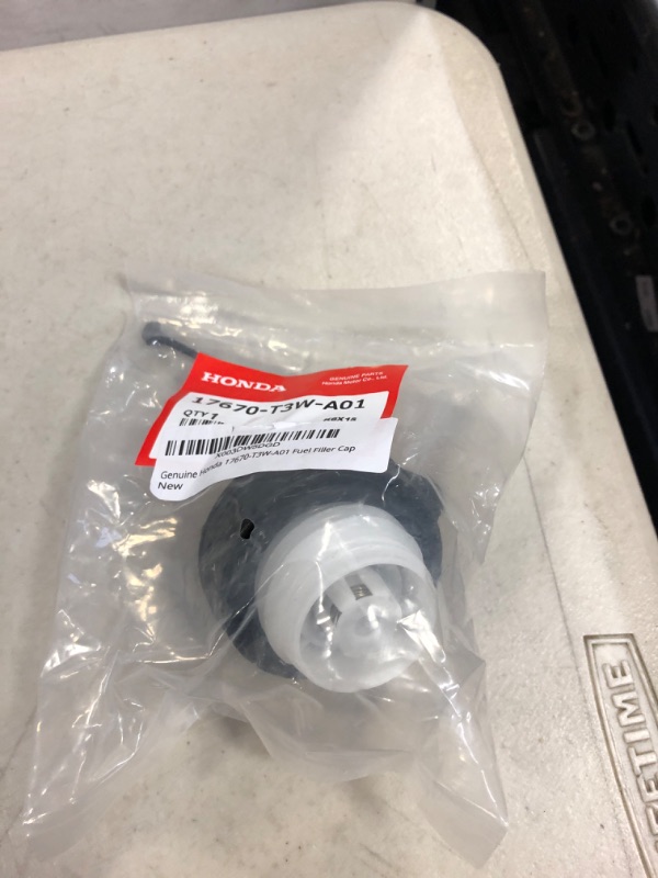 Photo 2 of Genuine Honda 17670-T3W-A01 Fuel Filler Cap