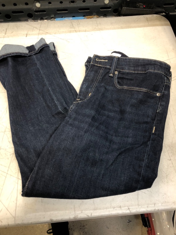 Photo 1 of 30W--- LEVI STRAUSS MID RISE CAPRI 