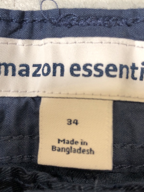 Photo 3 of Amazon Essentials Men's Classic-Fit Cargo Short 34 Indigo, Palm Leaf Print