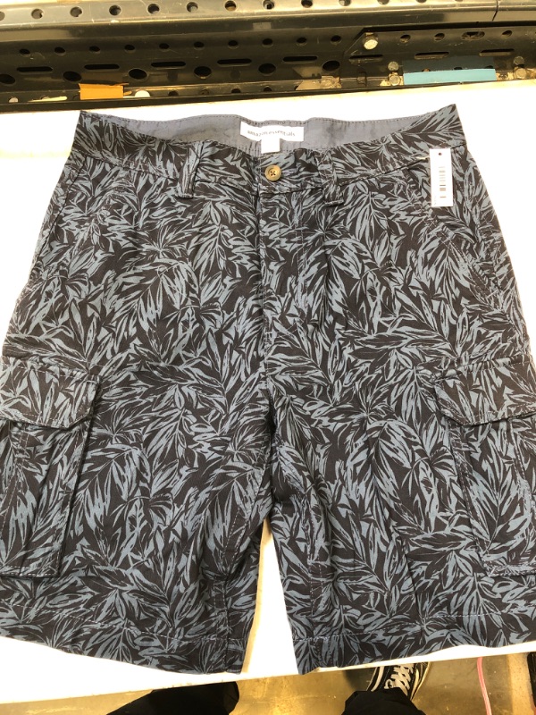 Photo 2 of Amazon Essentials Men's Classic-Fit Cargo Short 34 Indigo, Palm Leaf Print