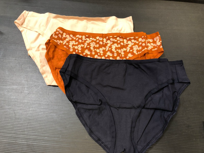 Photo 1 of Amazon Essentials Women's Bikini Cotton  Underwear, Pack of 3-- Size L /16