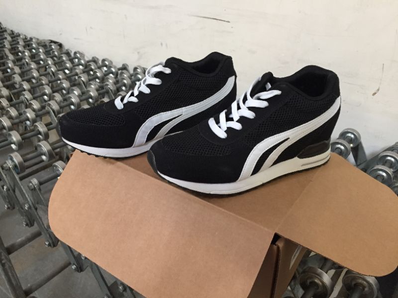 Photo 1 of BLACK WHITE WOMENS SNEAKERS
SIZE 9.5