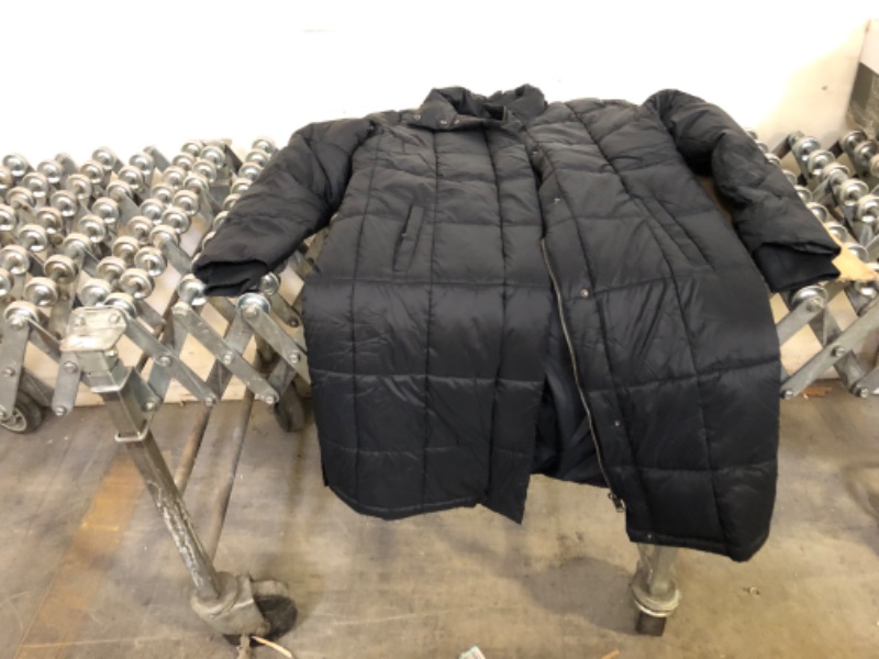 Photo 1 of Amazon Essentials Women's Lightweight Quilted Longer Length Coat X-Large Black