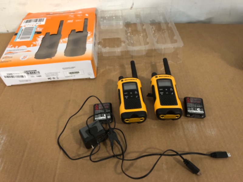 Photo 3 of MOTOROLA Talkabout T402 Rechargeable Two-Way Radios (2-Pack)