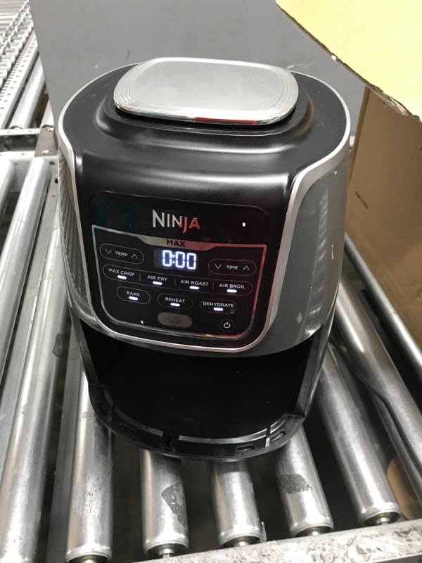 Photo 2 of (*SEE NOTES FOR DETAILS*)  Ninja AF161 Max XL Air Fryer that Cooks, Crisps, Roasts, Bakes, Reheats and Dehydrates, with 5.5 Quart Capacity, and a High Gloss Finish, Grey