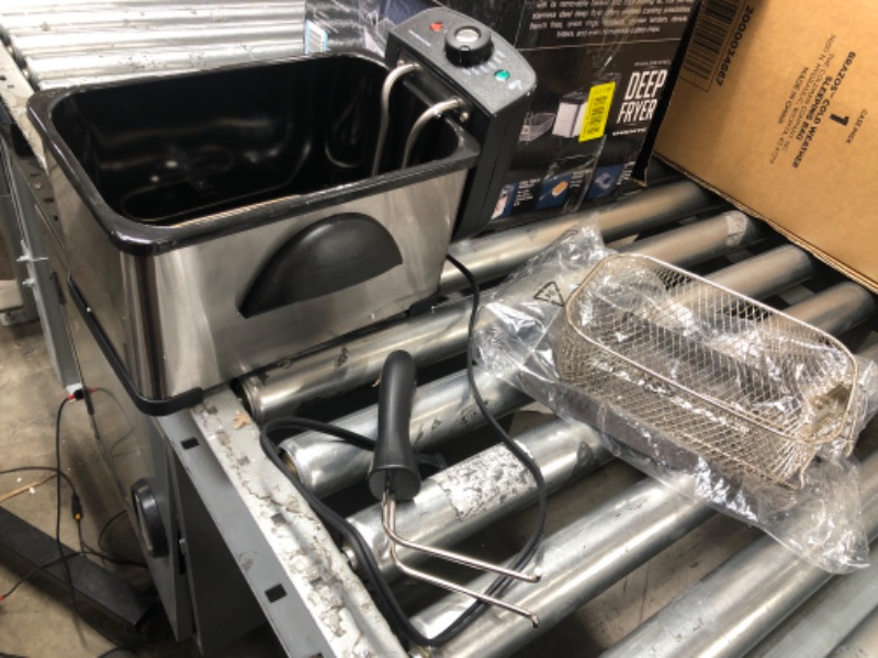 Photo 2 of ***USED***
Ovente Electric Deep Fryer 2 Liter Capacity, 1500W with Lid, Viewing Window, Adjustable Temperature Knob and Stainless Steel Frying Basket Perfect for Fried Chicken, Nuggets & Fries, Silver FDM2201BR Silver - 2 Liter