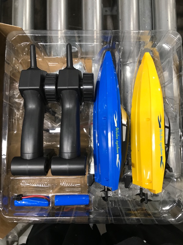 Photo 2 of 2 Pack RC Boat Remote Control Boats for Pools and Lakes for Kids and Adults, 10 kmH 2.4 GHz RC Boat for Boys 4-7 8-12 Years with 4 Rechargeable Batteries
