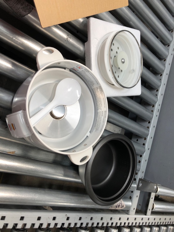 Photo 2 of Proctor Silex Rice Cooker & Food Steamer, 8 Cups Cooked (4 Cups Uncooked), White (37534NR) 8 Cups Cooked (4 Cups Uncooked) White (37534NR)