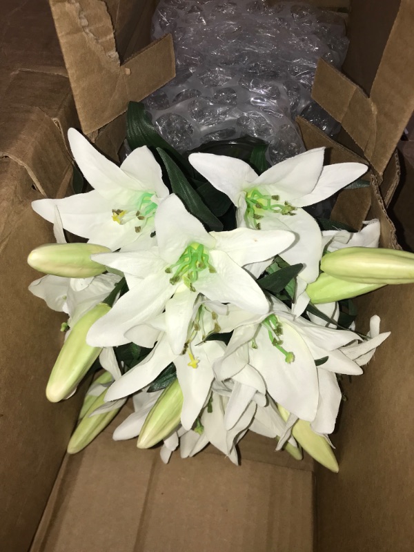 Photo 2 of (perfect condition) Nearly Natural 1432 16" H Lily Silk Arrangement with Glass Vase,White White 16