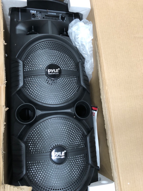 Photo 2 of Pyle Portable Bluetooth PA Speaker System - 600W Rechargeable Outdoor Bluetooth Speaker Portable PA System w/ Dual 8” Subwoofer 1” Tweeter, Microphone In, Party Lights, USB, Radio, Remote - PPHP2835B
***Screen doesn’t turn on***