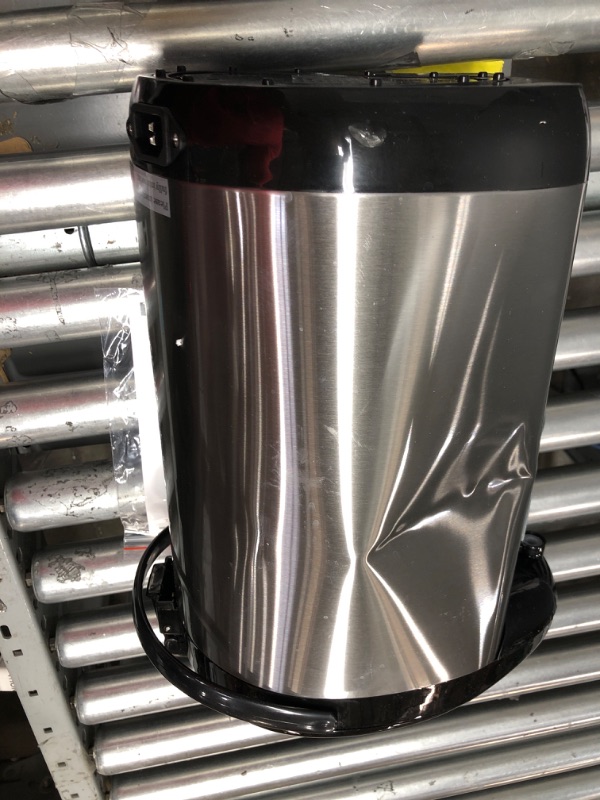 Photo 4 of *MINOR DAMAGE** NutriChef Hot Water Urn Pot Insulated Stainless Steel,Auto & Manual Dispense,Auto Boiler,Safety Lock Shutoff 3.38 QT /3.2L - Auto Boiler Shut Off - PKWK43