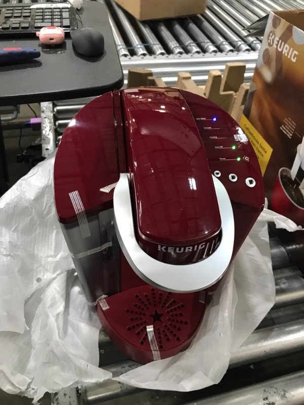 Photo 2 of Keurig , 119435, K50 Coffee Maker Red