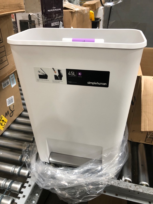 Photo 2 of **INCOMPLETE**simplehuman 45 Liter / 12 Gallon Rectangular Kitchen Step Trash Can with Soft-Close Lid, White Plastic
**MISSING LID**
