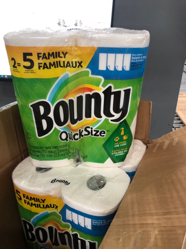 Photo 2 of Bounty Quick-Size Paper Towels, White, 12 Family Rolls = 30 Regular Rolls (Packaging May Vary)