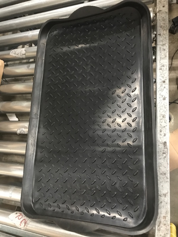 Photo 1 of 27IN X 16IN CAR MAT(UNKNOWN BRAND)