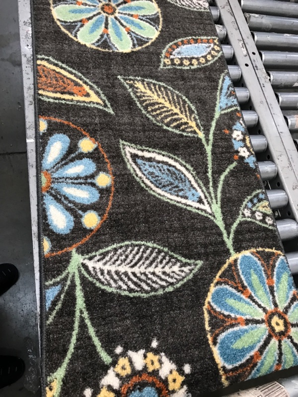 Photo 1 of 4'x1' 8'' Floral Area Rug 