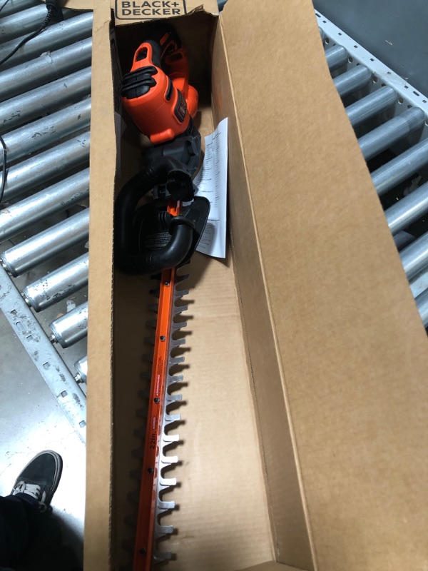 Photo 2 of BLACK+DECKER Hedge Trimmer, 22-Inch with Easy-Fit All Purpose Glove (BEHT350FF & BD505L) 22" Trimmer w/ Gloves