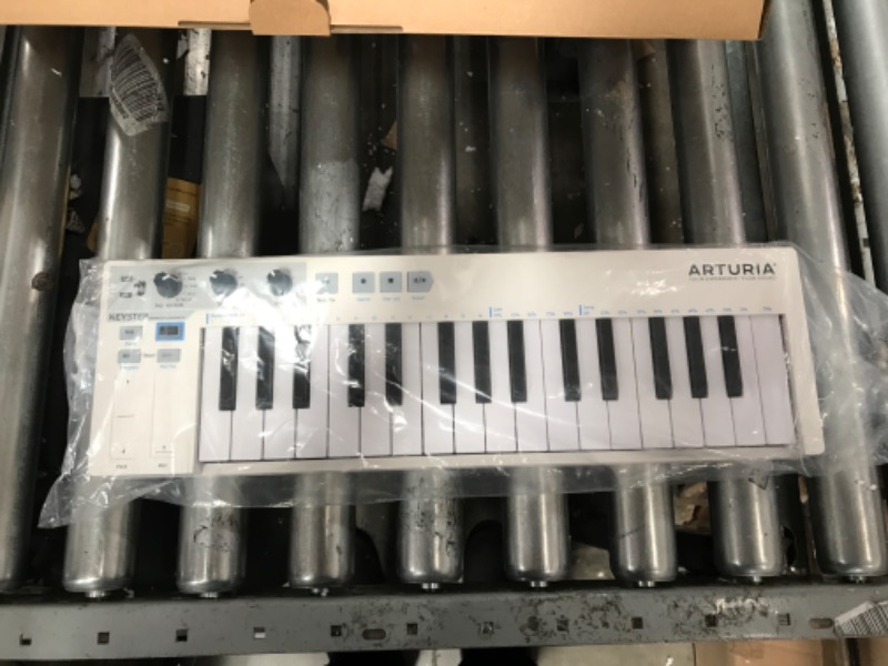 Photo 2 of Arturia KeyStep 32-Key Controller & Sequencer USB/MIDI/CV Keyboard Controller
