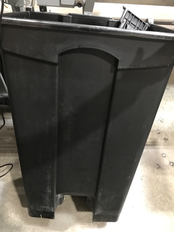 Photo 6 of Safco Products Plastic Step-On Trash Can 9923BL, Black, Hands-Free Disposal, 23-Gallon Capacity 23 Gallon Black