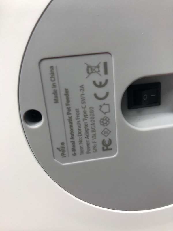 Photo 3 of ***TESTED/ POWERS ON***iPettie Donuts Frost 6 Meal Cordless Automatic Pet Feeder, Dry & Wet Food Automatic Cat Feeder with Two Ice Packs, Rechargeable Massive Battery, Programmable Timer, Holds 6 x ½ lb. of Food