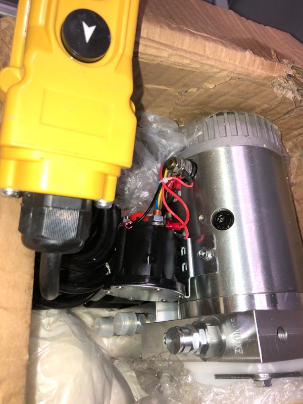 Photo 4 of (SEE NOTES) Happybuy Hydraulic Pump Double Acting Hydraulic Power Unit Double Solenoid Hydraulic Power Pack 12V DC Hydraulic Power Pump with 4.5Liter Reservoir for Dump Trailer Car Lifting 4.5 Quart