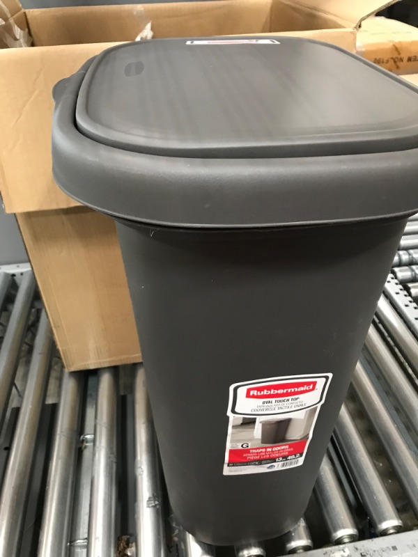 Photo 5 of *** SHIPPING DAMAGE TO TRASH CAN *** Rubbermaid Spring Top Kitchen Bathroom Trash Can with Lid, 13 Gallon Gray Plastic Garbage Bin, 49.2-liter
