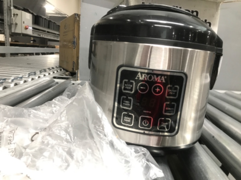 Photo 3 of **USED, DIRTY**
Hamilton Beach Digital Programmable Rice Cooker & Food Steamer, 8 Cups Cooked (4 Uncooked), With Steam & Rinse Basket, Stainless Steel (37518) 8 Cups Cooked (4 Uncooked) Rice Cooker