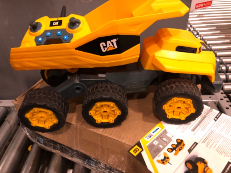 Photo 2 of Cat Construction Massive Mover Dump Truck - Remote Control Truck , RC truck